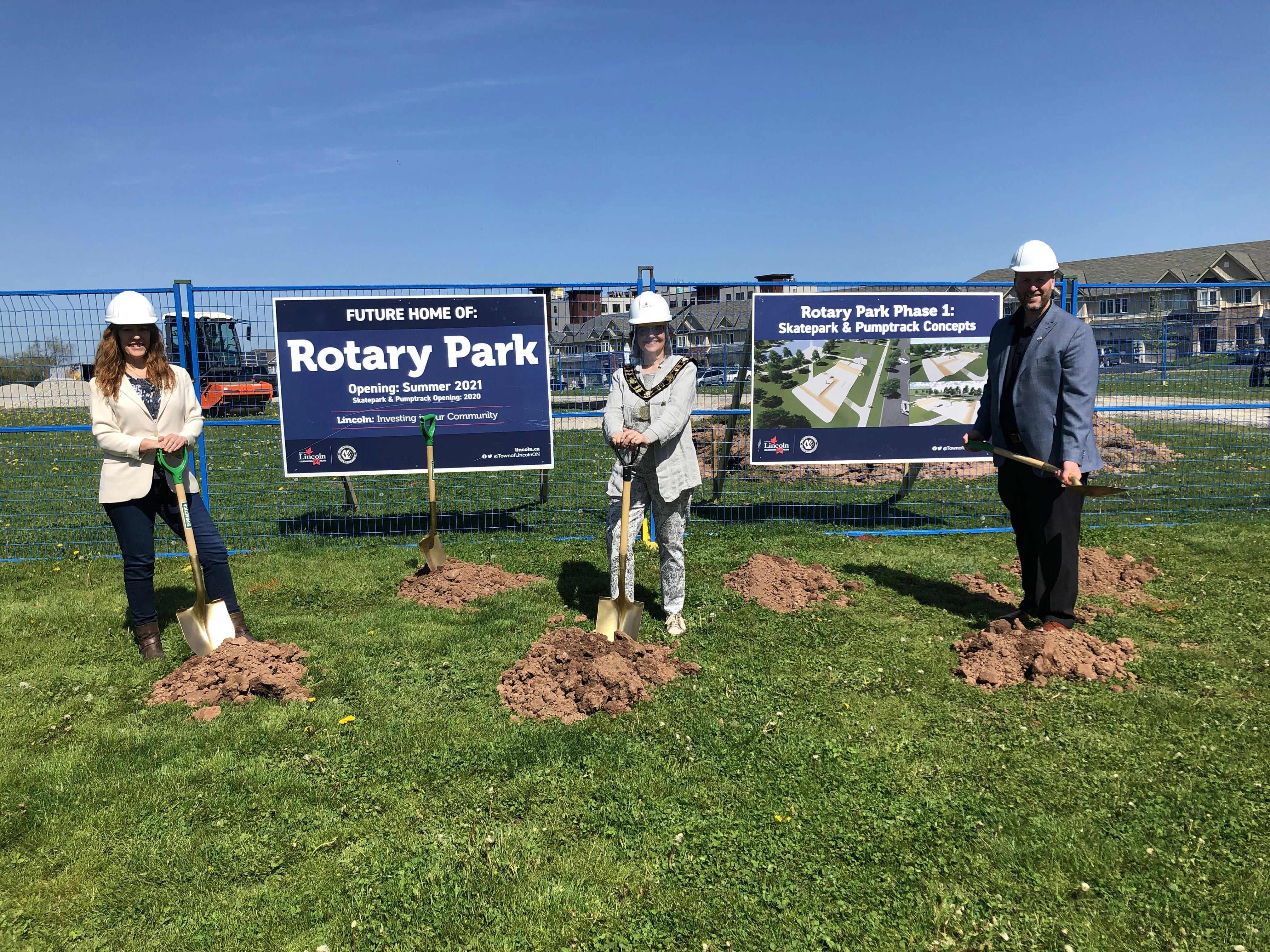 Mayor Easton and Councillors break ground for Rotary Park