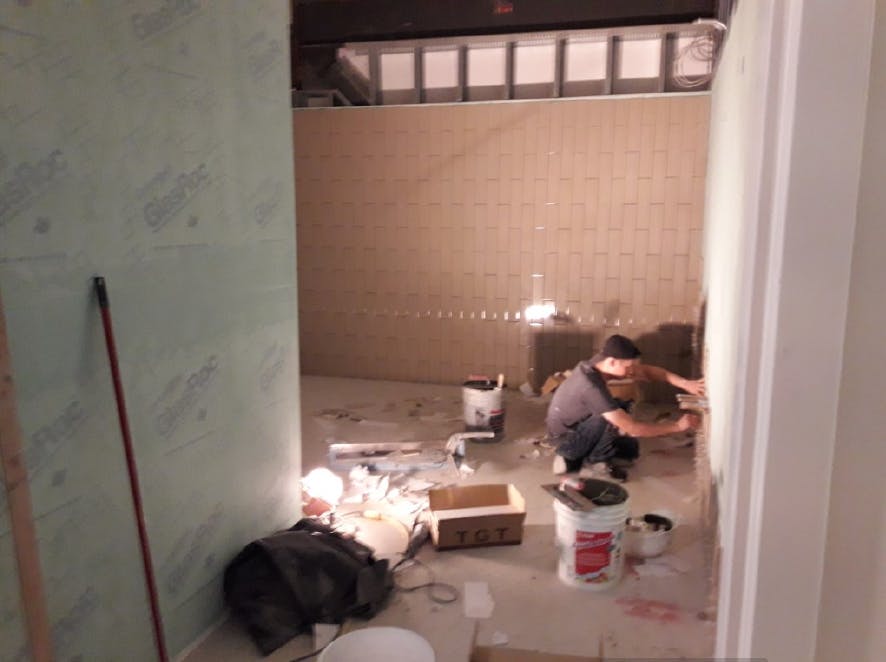 RHA North wing – Shower Room N250 – Ceramic wall tile installation.PNG
