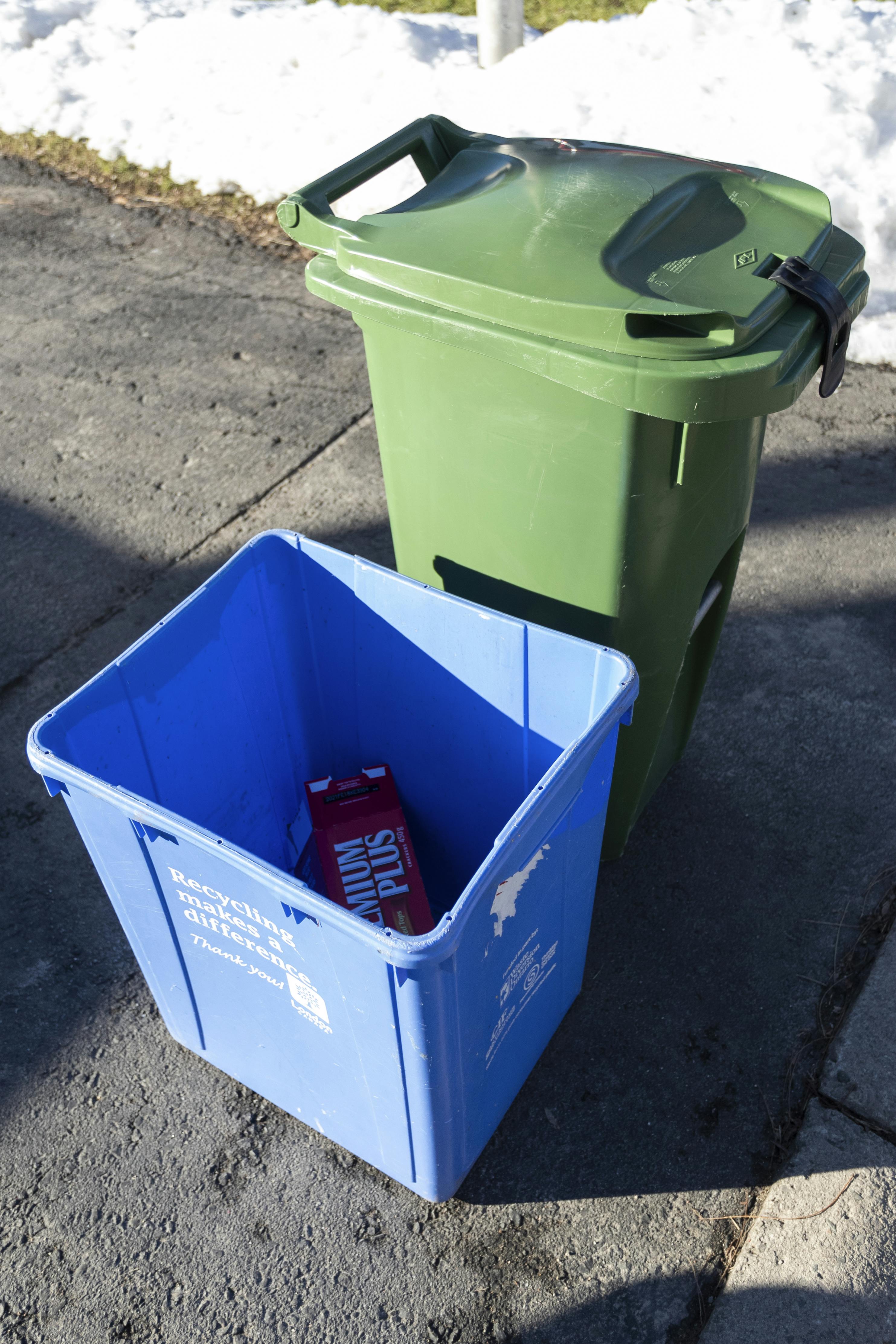 An overhead view of the size of a medium Green Bin