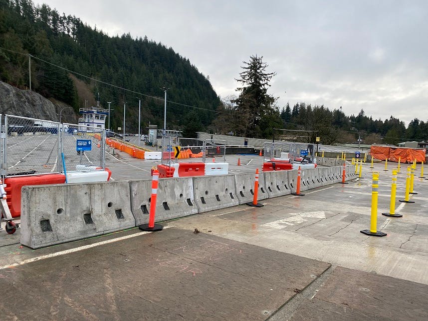 08 Barriers installed on Transfer Deck.jpg