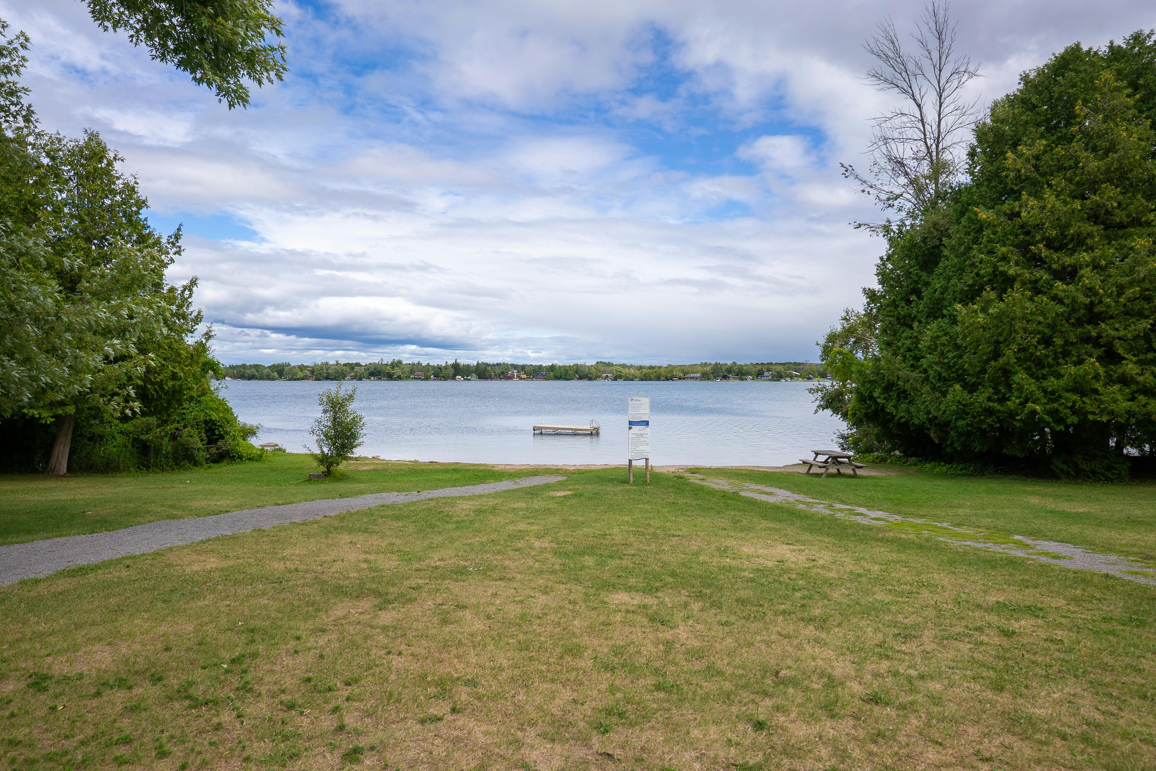 Photo of pathways to beach at the Ennismore Waterfront Park and Beach