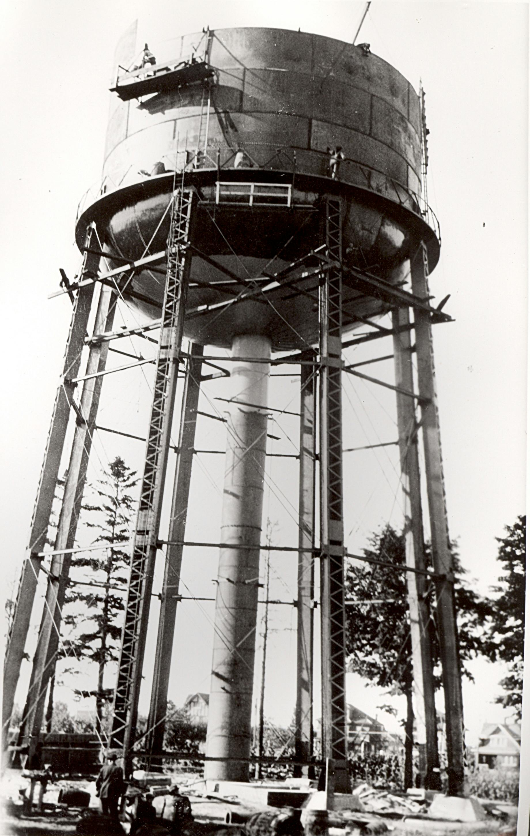 Construction of Water Tower - The Thomas Bouckley Collection - The Robert McLaughlin Gallery, Oshawa - 0097