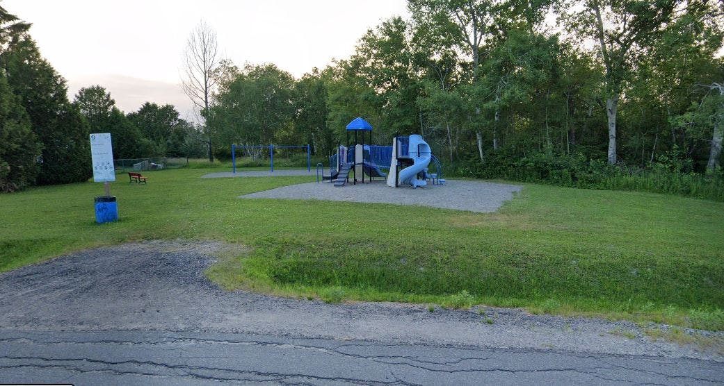 Parc de jeu Birch, Azilda #2
