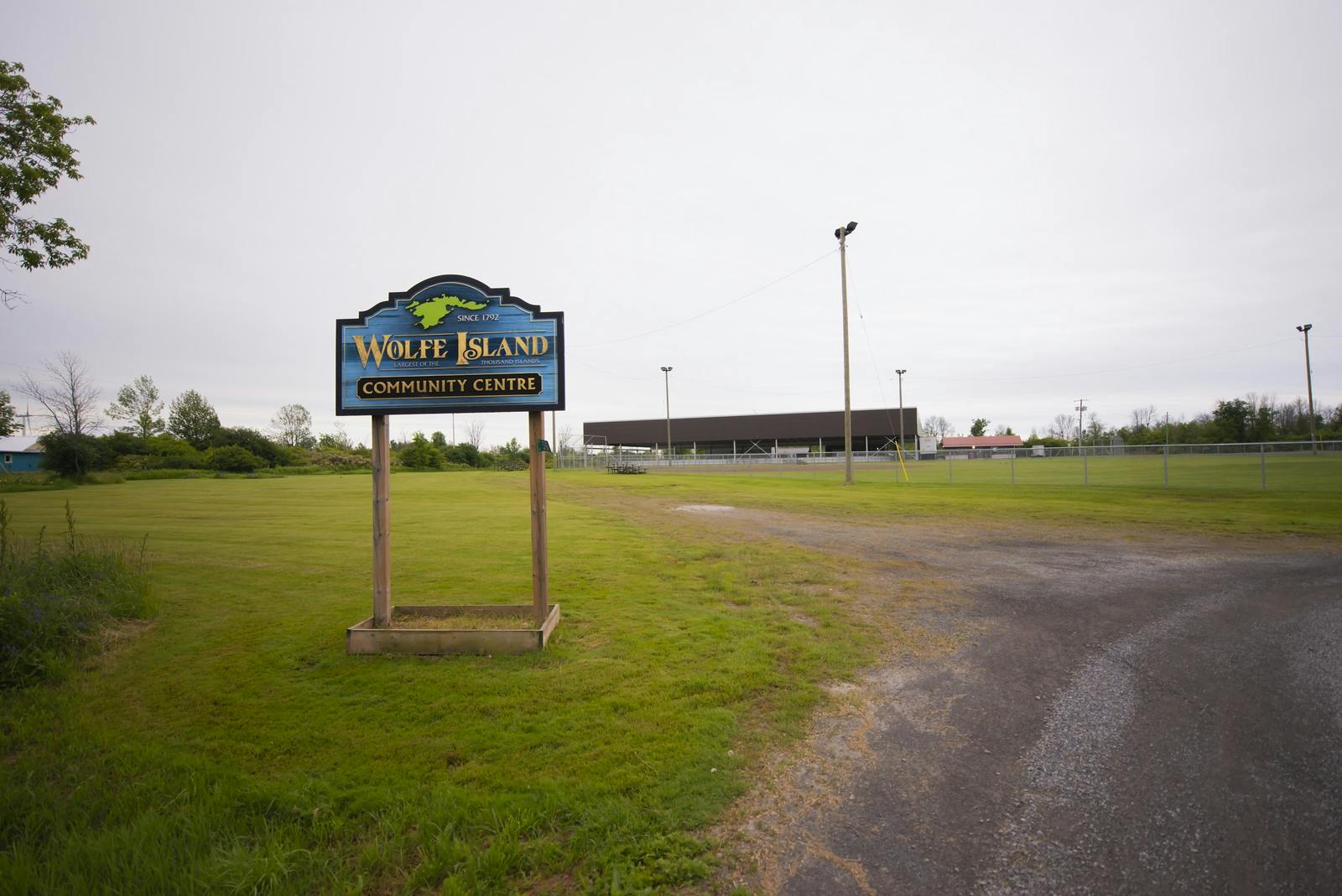 Wolfe Island Community Centre.jpg