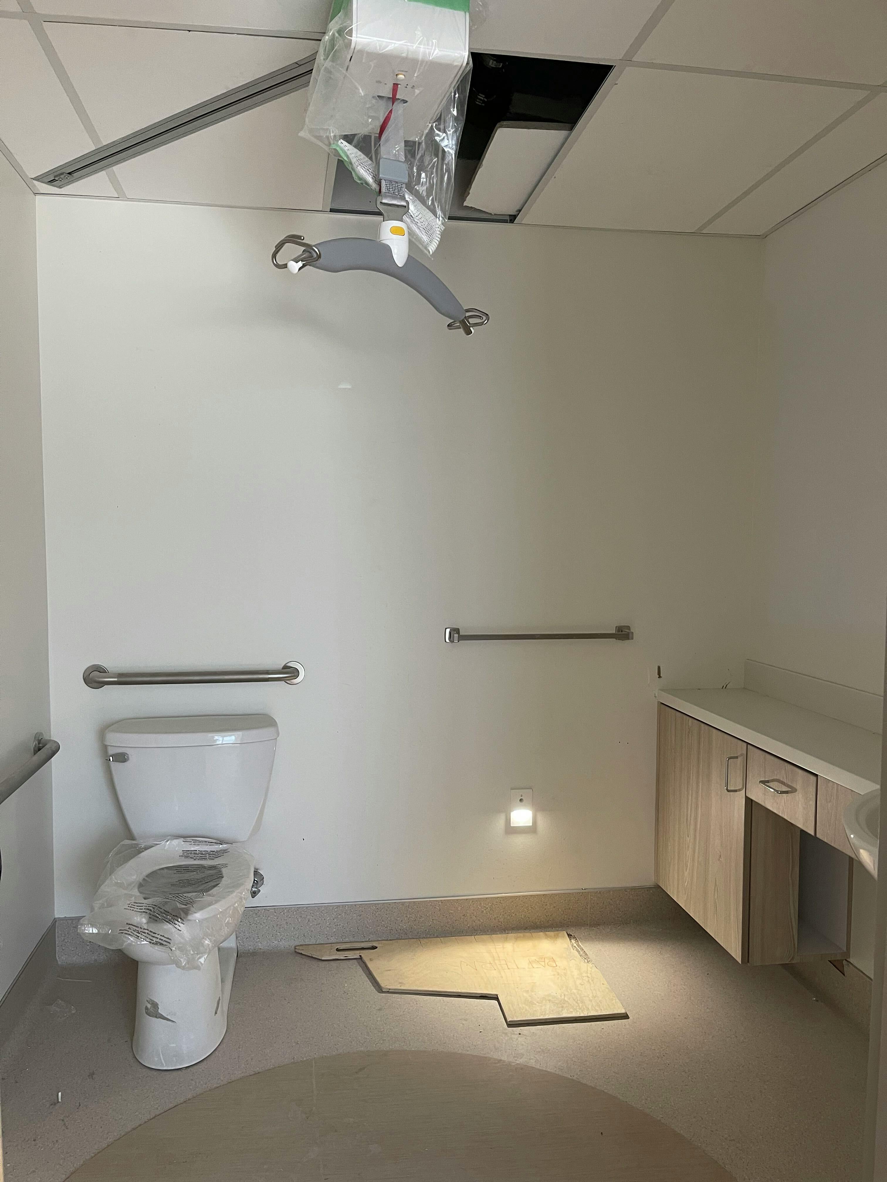 Basic Room washroom.jpg