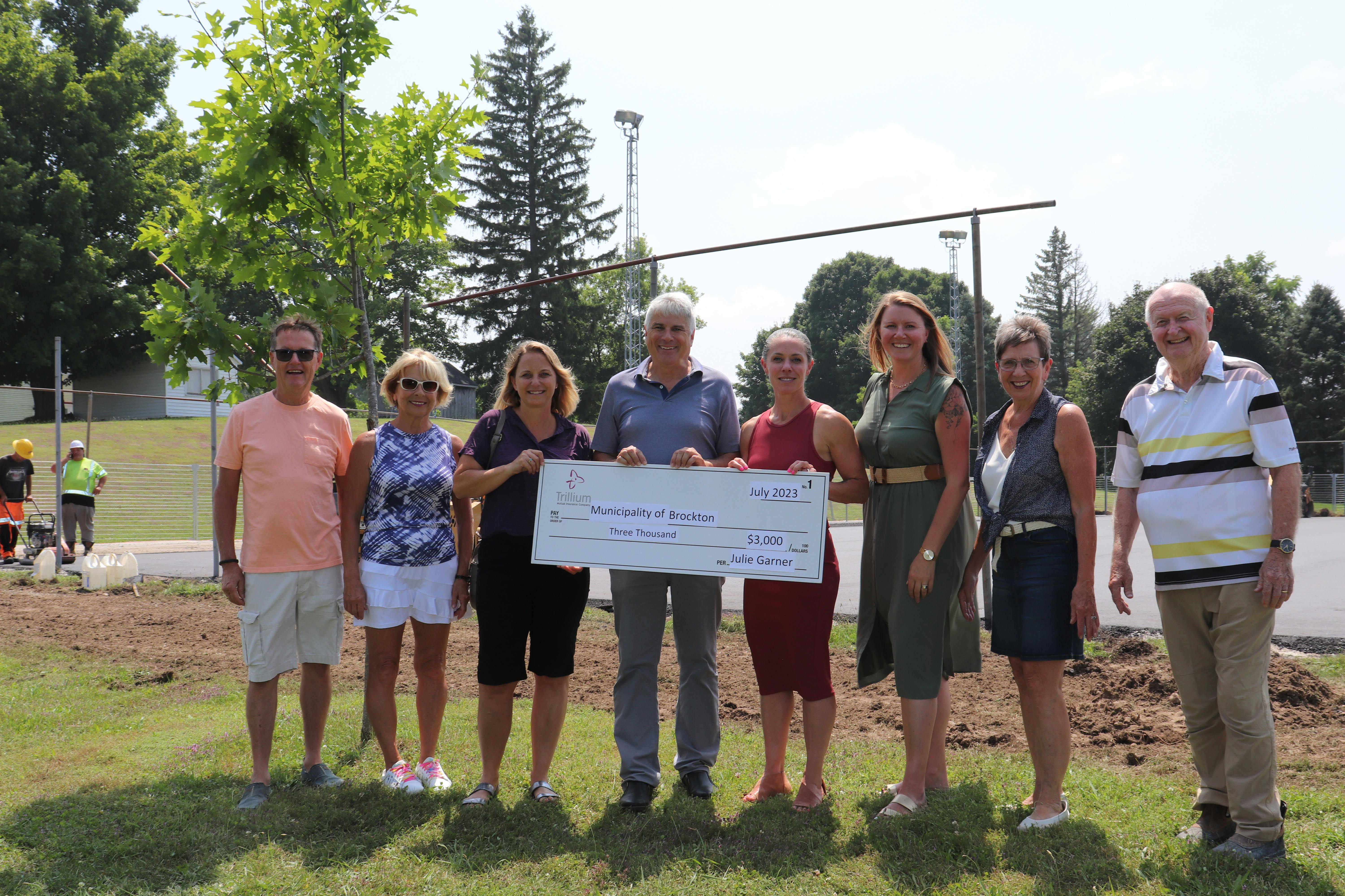 Trillium Mutual Insurance ROOTS Council Donation to Tennis Pickleball Courts - July 27, 2023.JPG