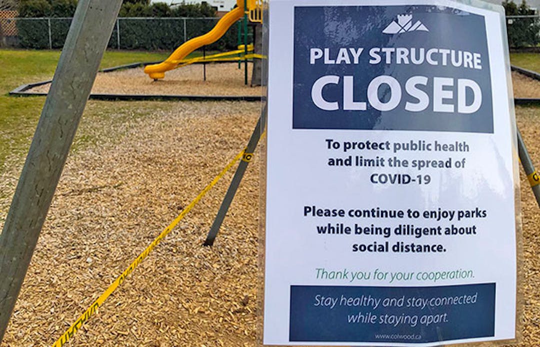 play structure closed sign