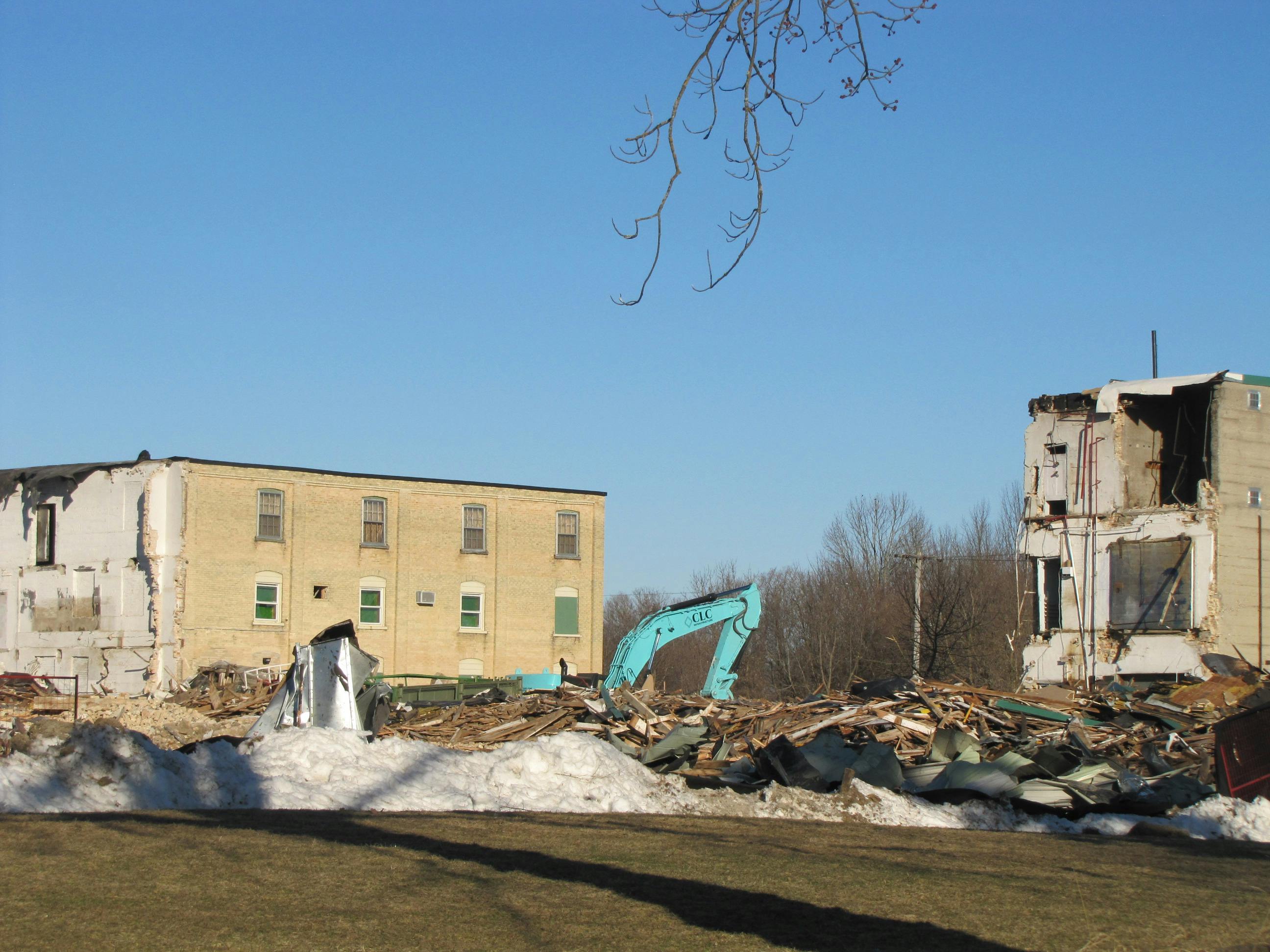 Demolition of Bogdon and Gross - March 15, 2021