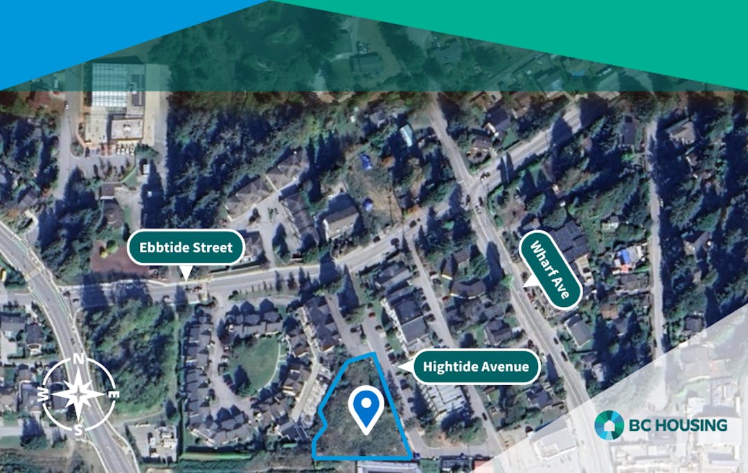 Aerial view of Sechelt with a blue pin marking Hightide Avenue near Ebbtide Street