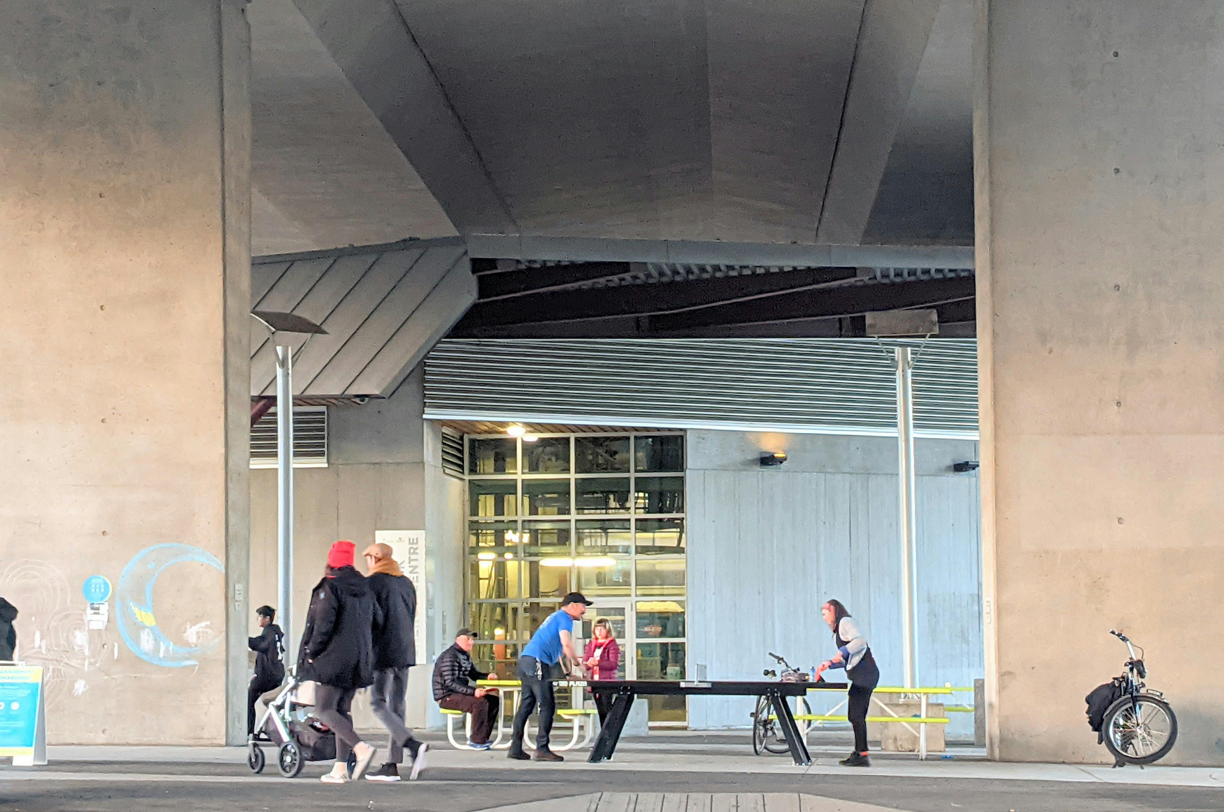 Cambie Bridge South & False Creek Neighbourhood Energy Utility Rain-Friendly Plaza