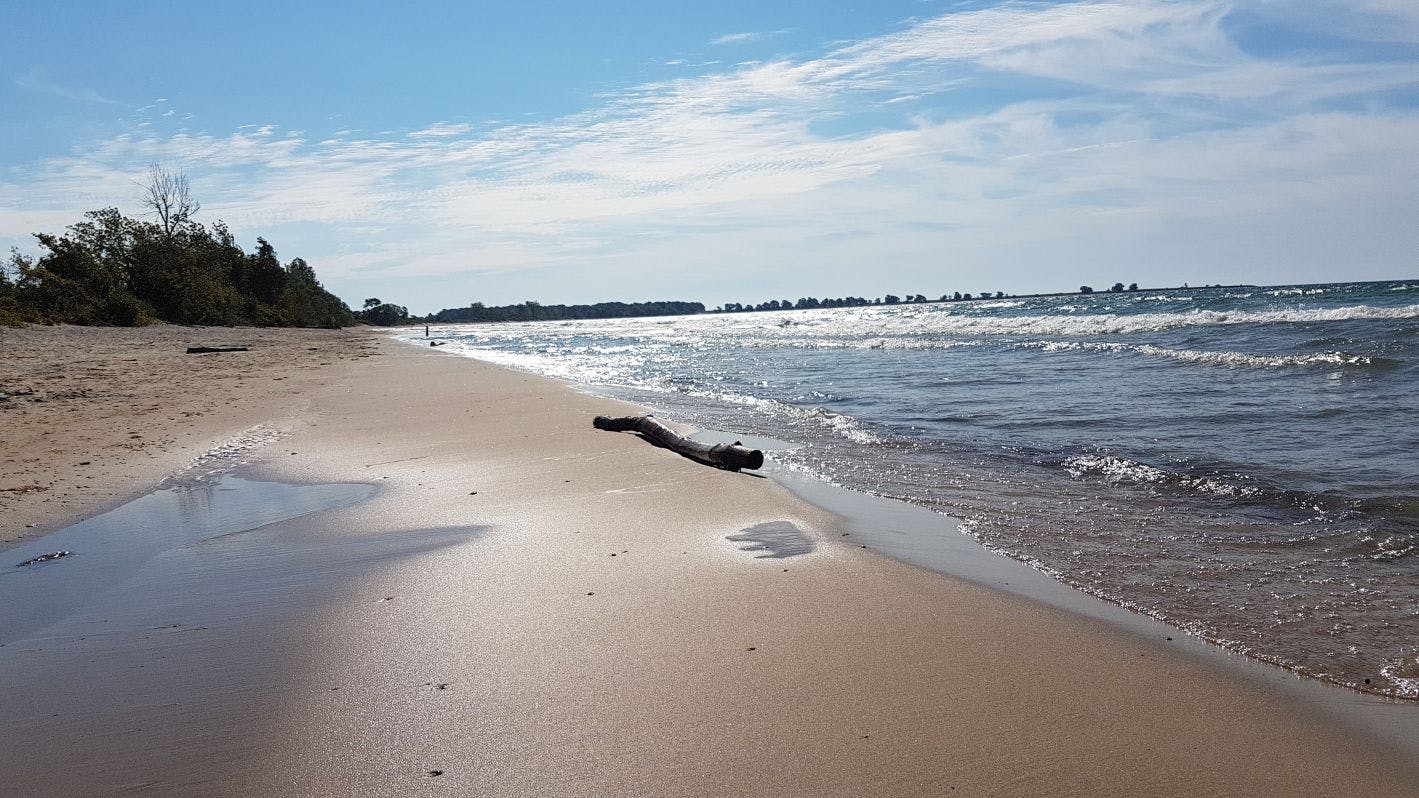 BeachBigSandyBay.jpg