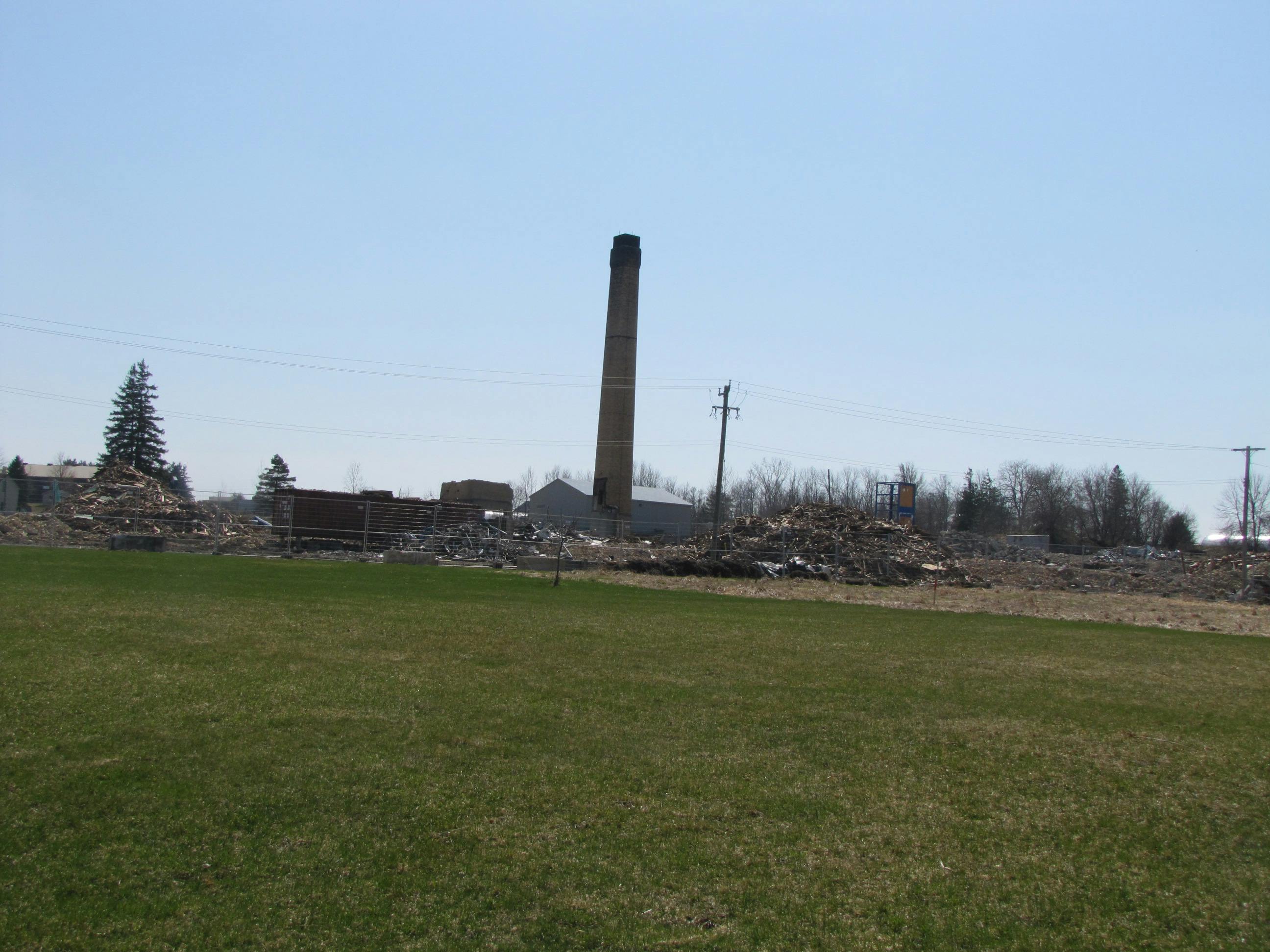 Demolition of Bogdon and Gross - March 30, 2021