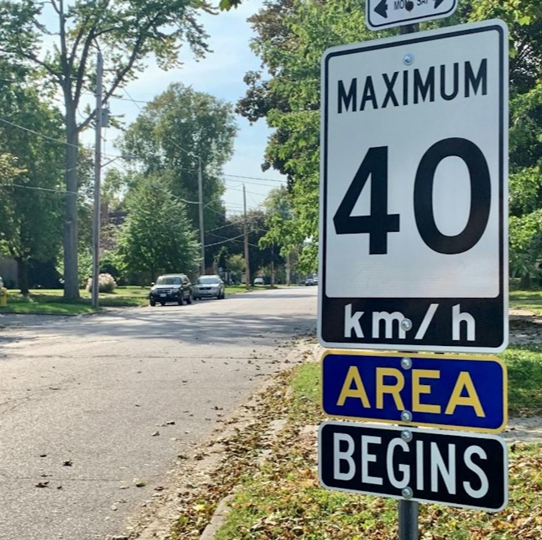 Image of 40km/h speed limit road sign