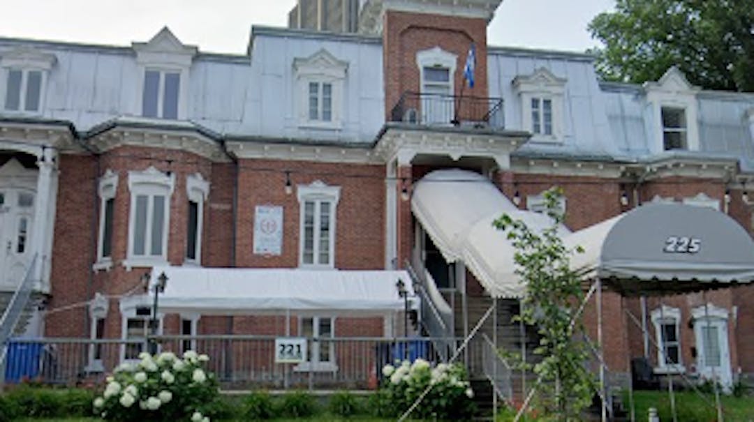 Façade du 225, rue Saint-Jean