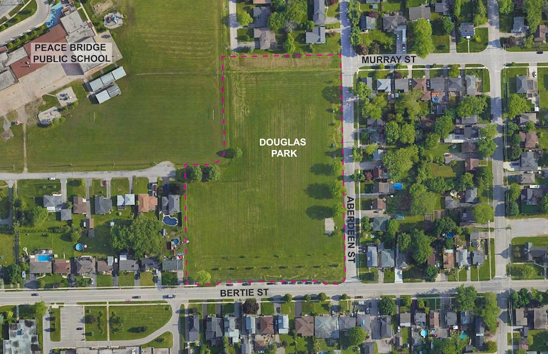 Map showing the boundary of Douglas Park, located northwest of the intersection of Bertie Street and Aberdeen Street.