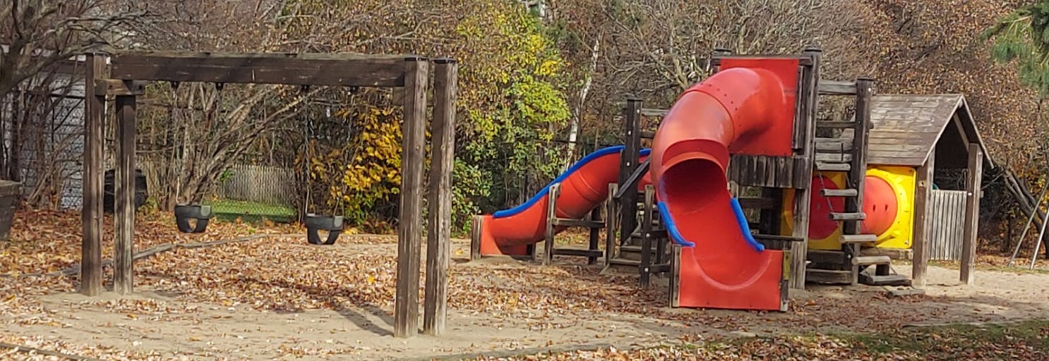 Image of existing playground in Crossing Bridge Park