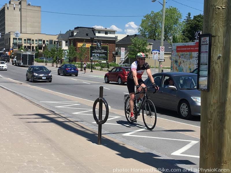 Cycle Track Ottawa Main St 1 (source: Mobycon)