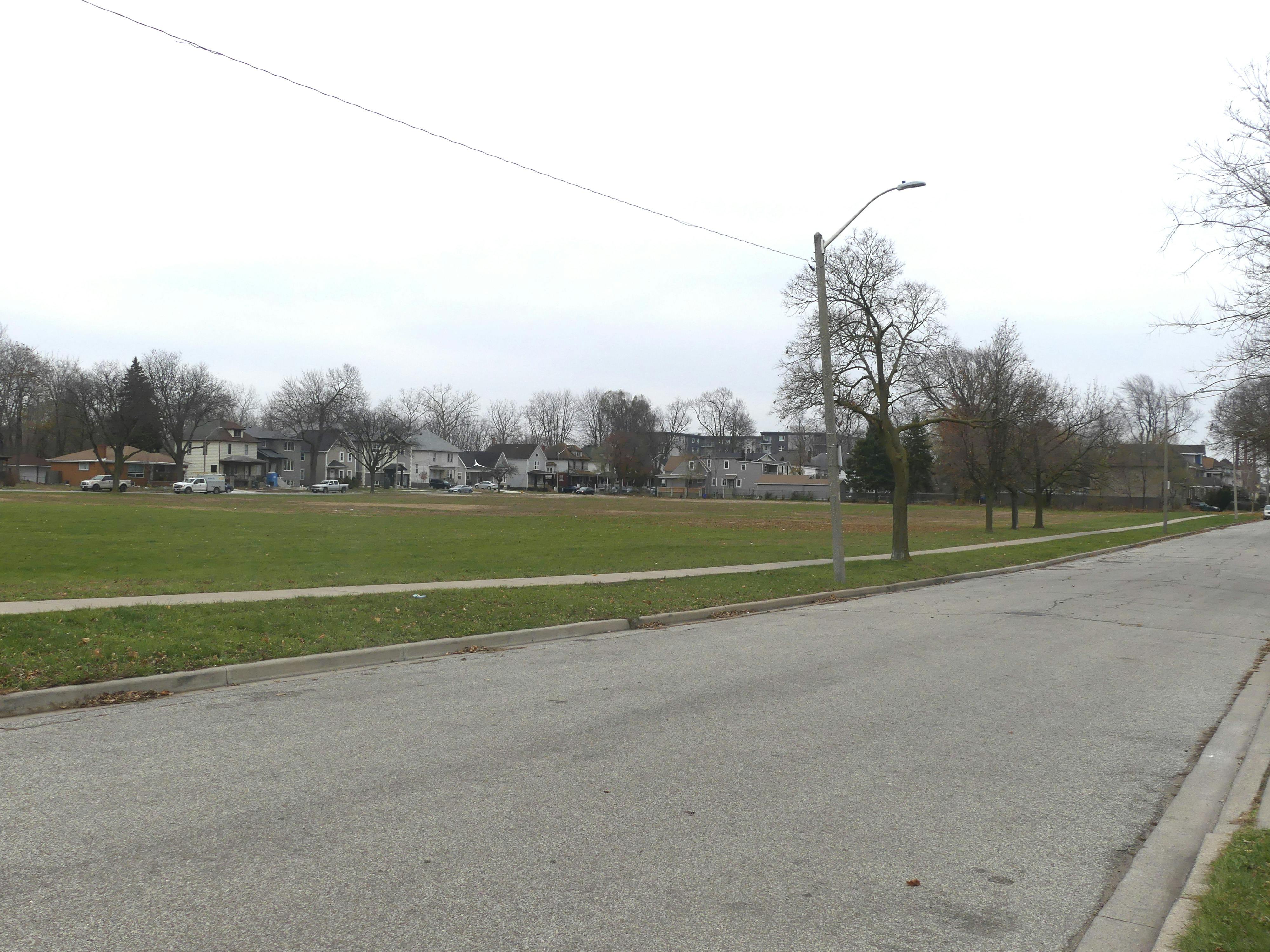 Photo of site further up Oak Street