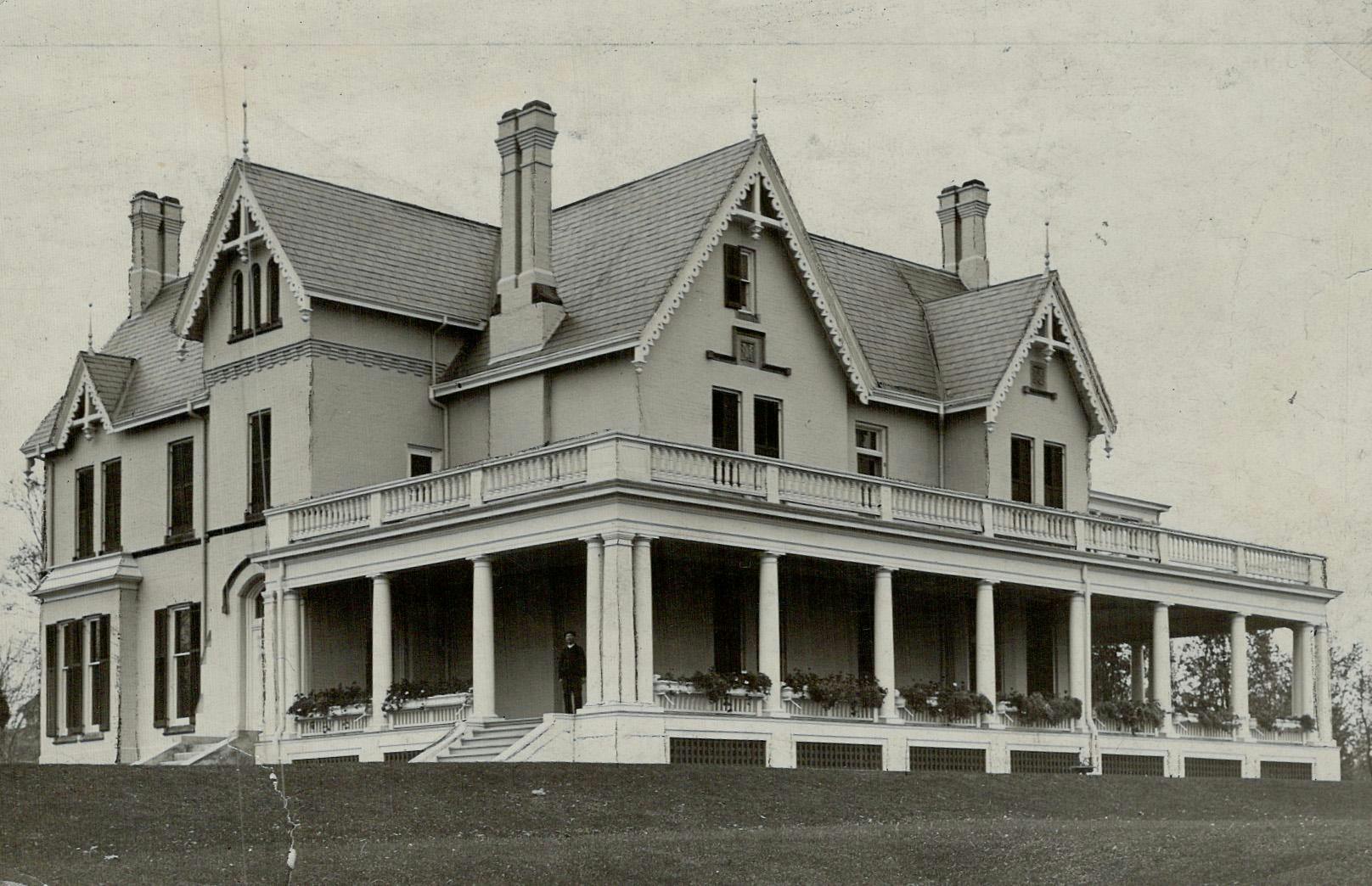 Mulock Estate 1939 viewed from the southeast