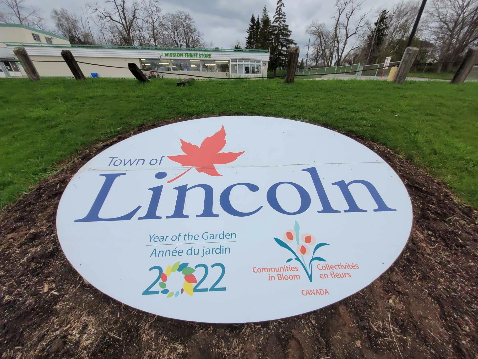 Lincoln in Bloom sign