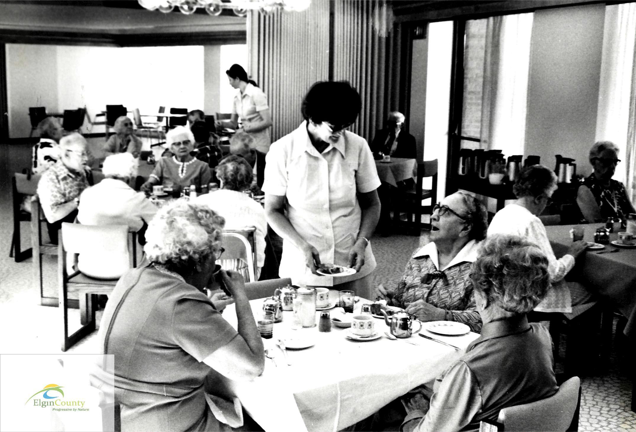 Dining at Terrace Lodge.jpg