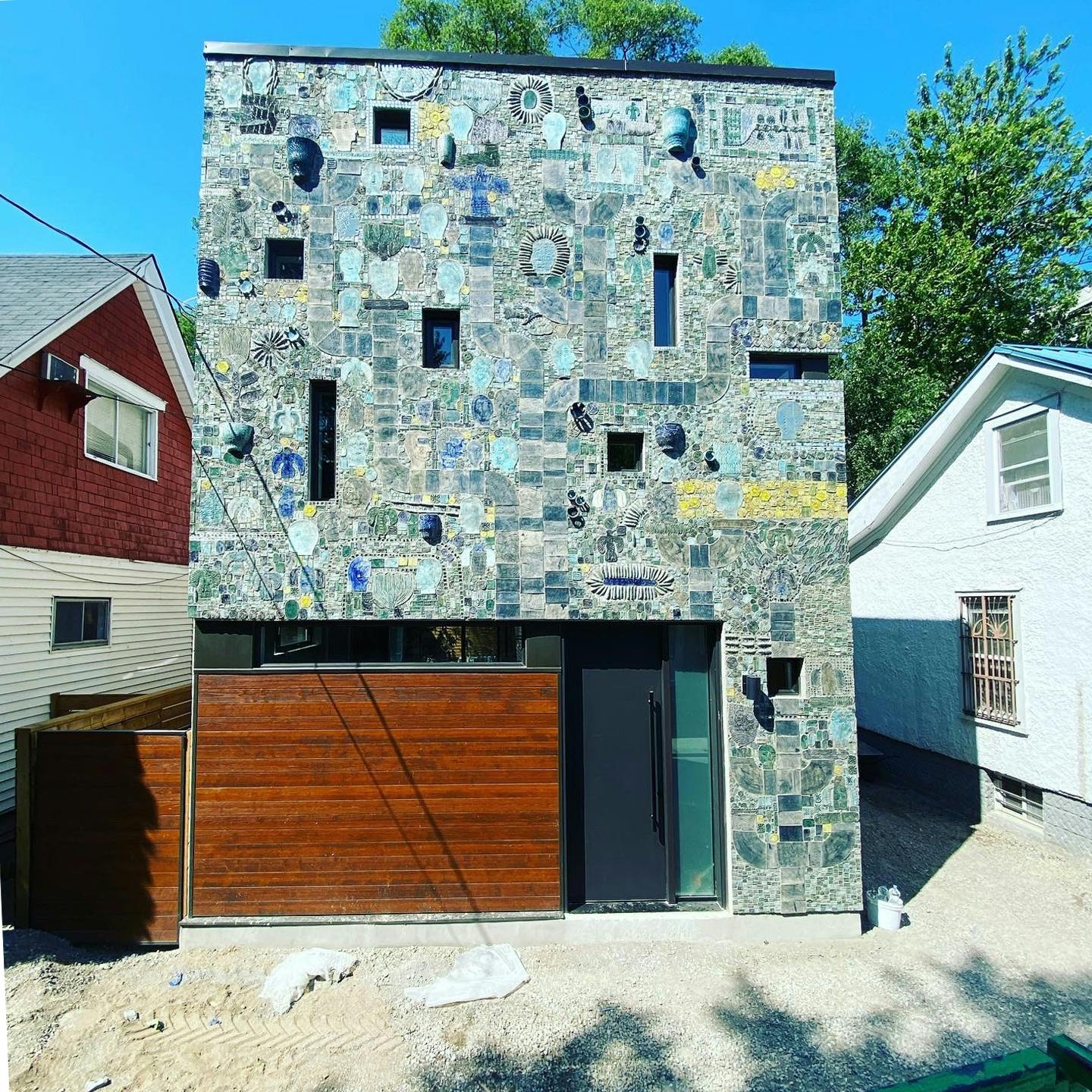 8 Henry Street - The Mosaic House