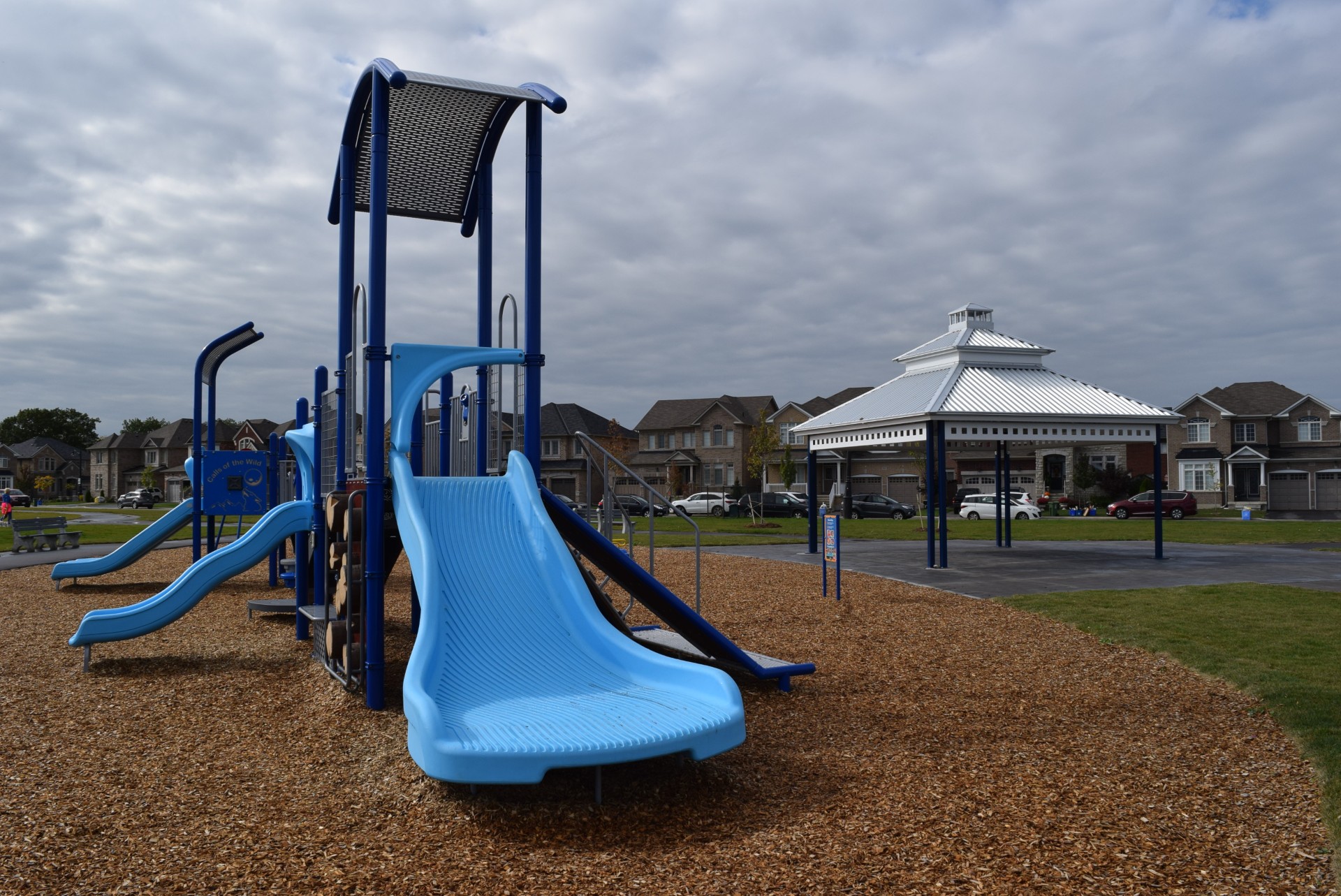 No specific theme - match colours of existing play equipment