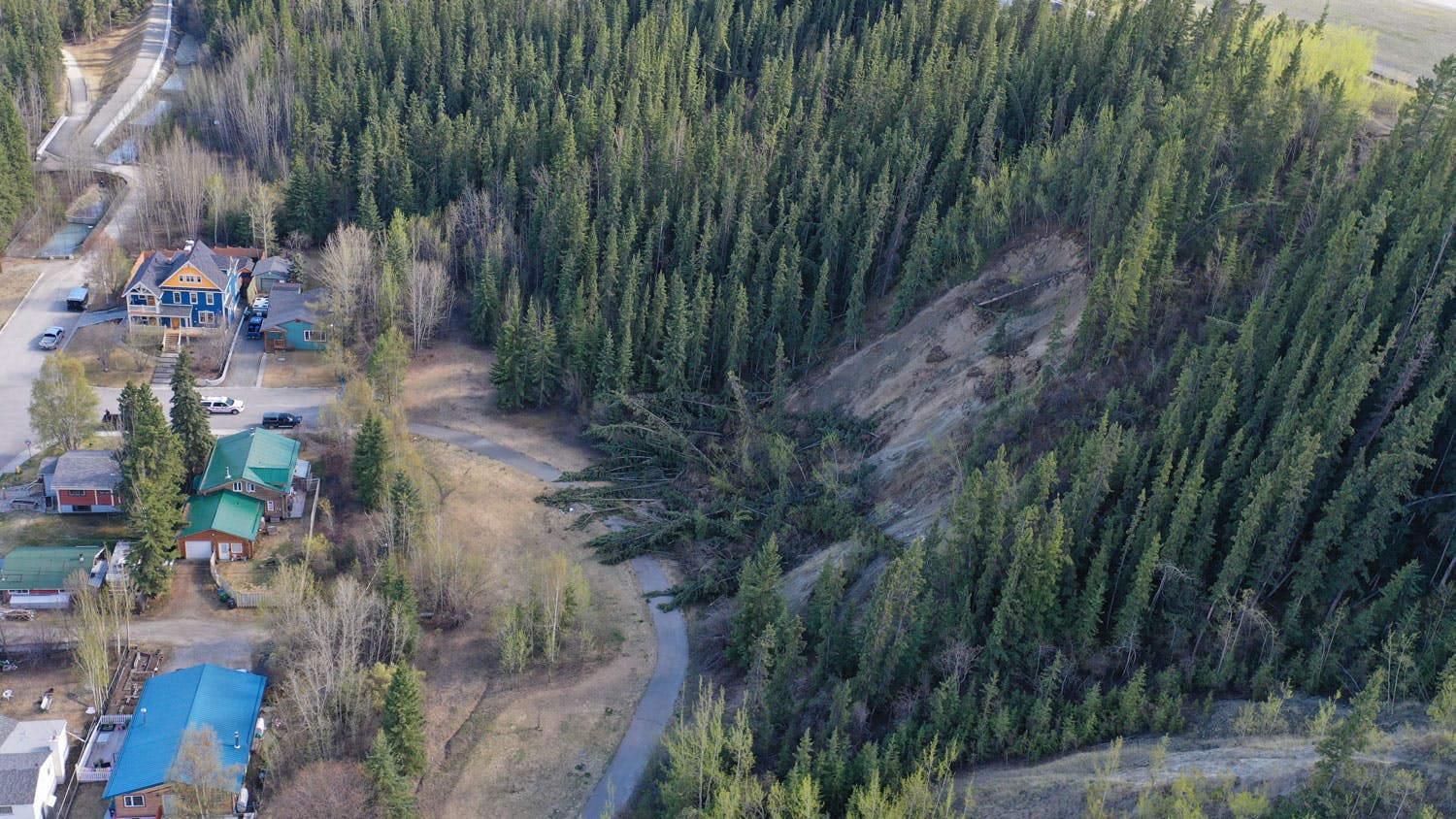 Slide along the lower escarpment trail (2022)