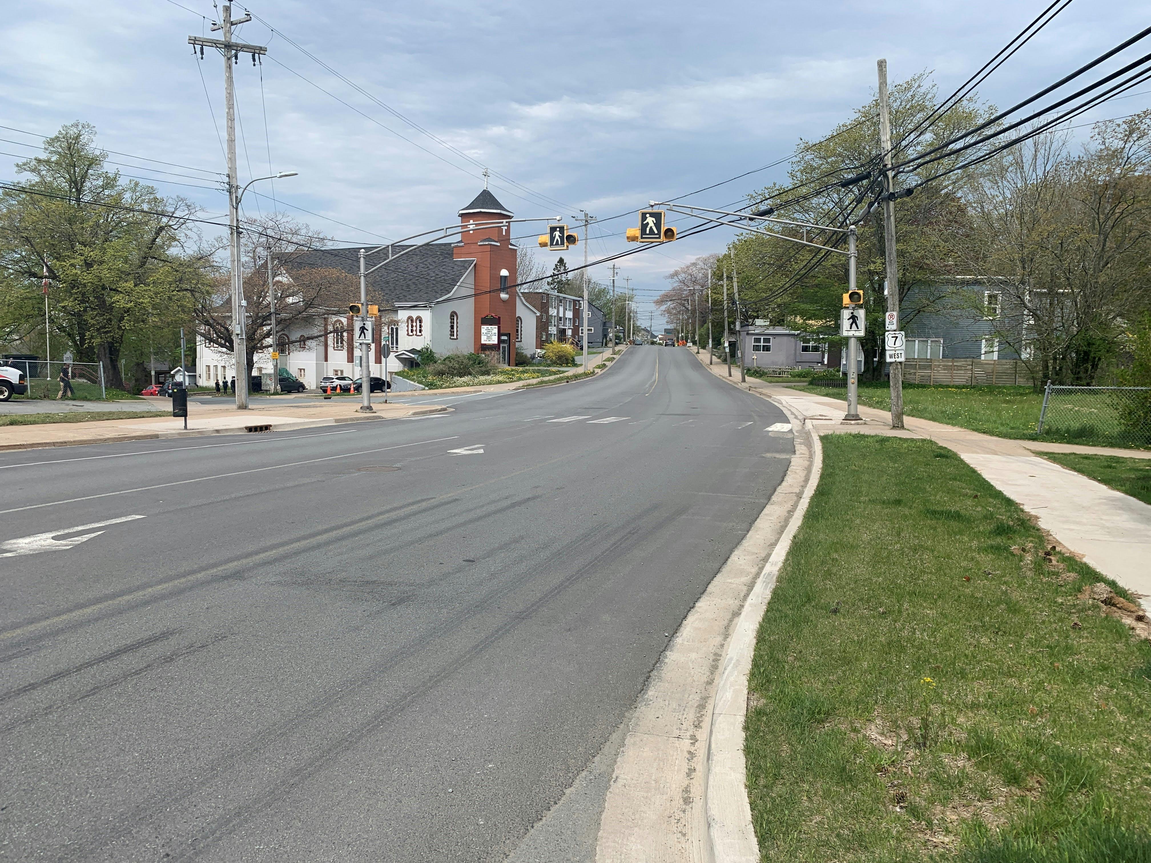 Looking north on Windmill Road at Jamieson Street