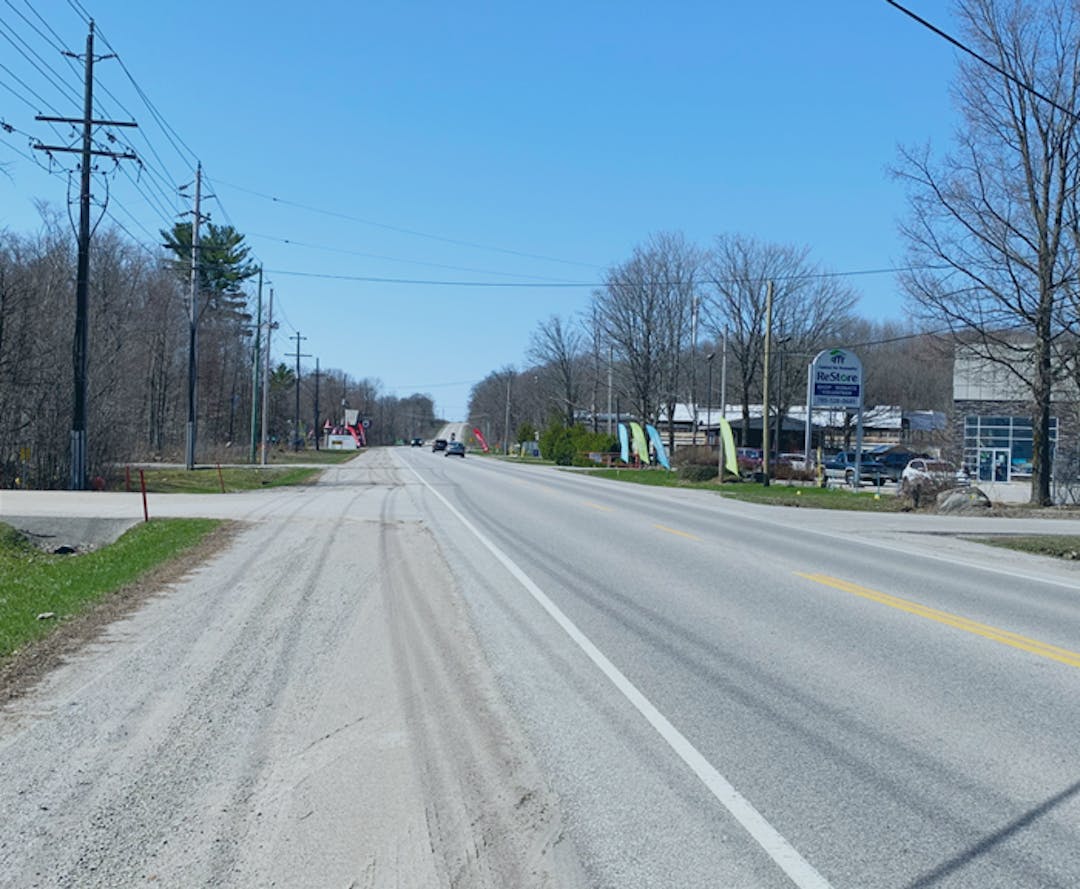 Looking west along Balm Beach Road.