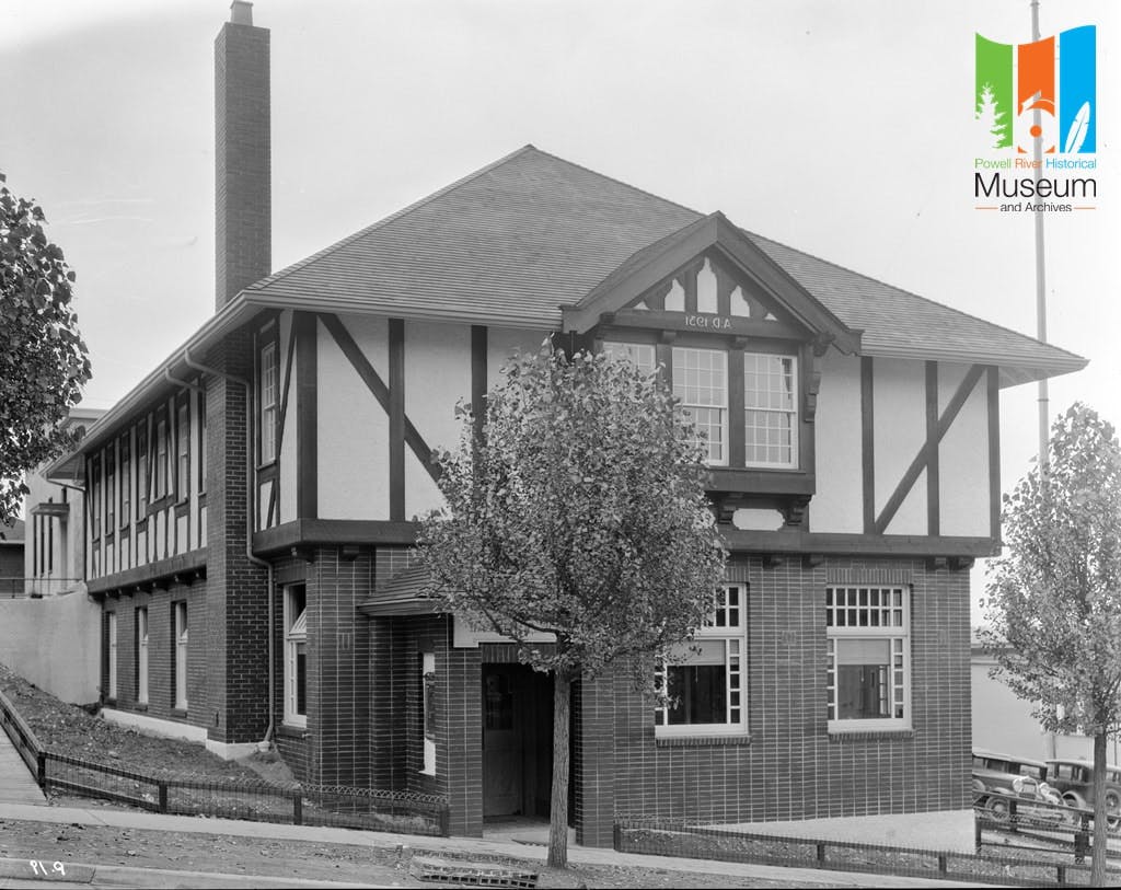 Bank of Montreal (constructed 1931) (Courtesy of qathet Museum & Archives)