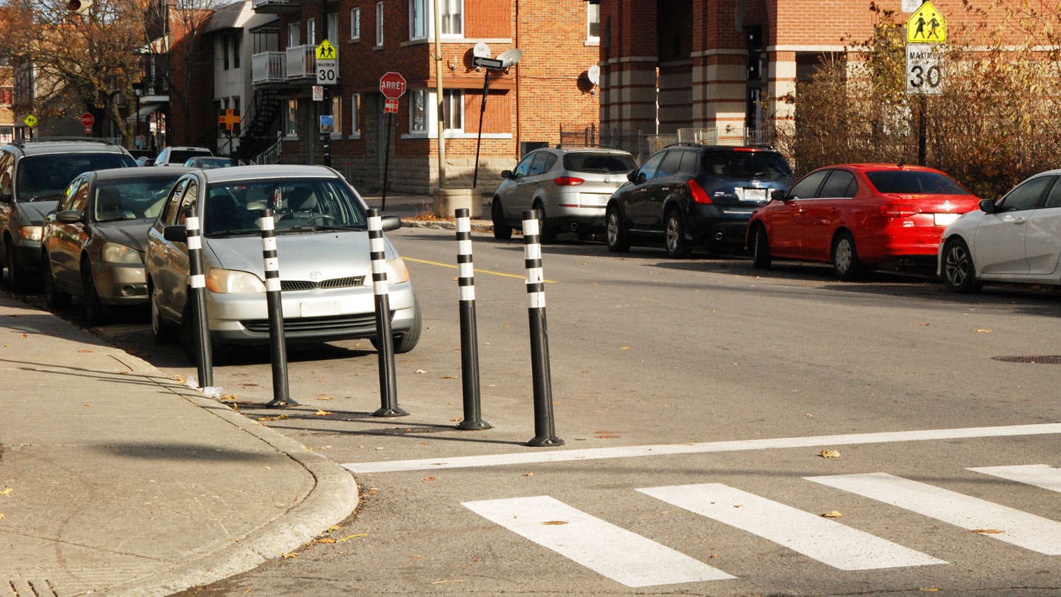 Curb extension with bollards