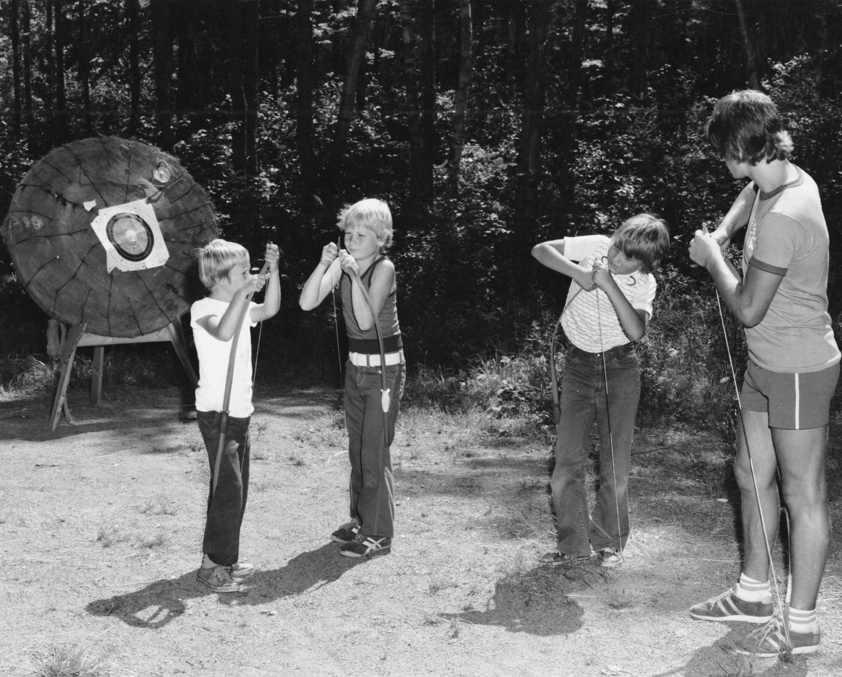 Tir à l'arc au parc du Centenaire (c. 1984)