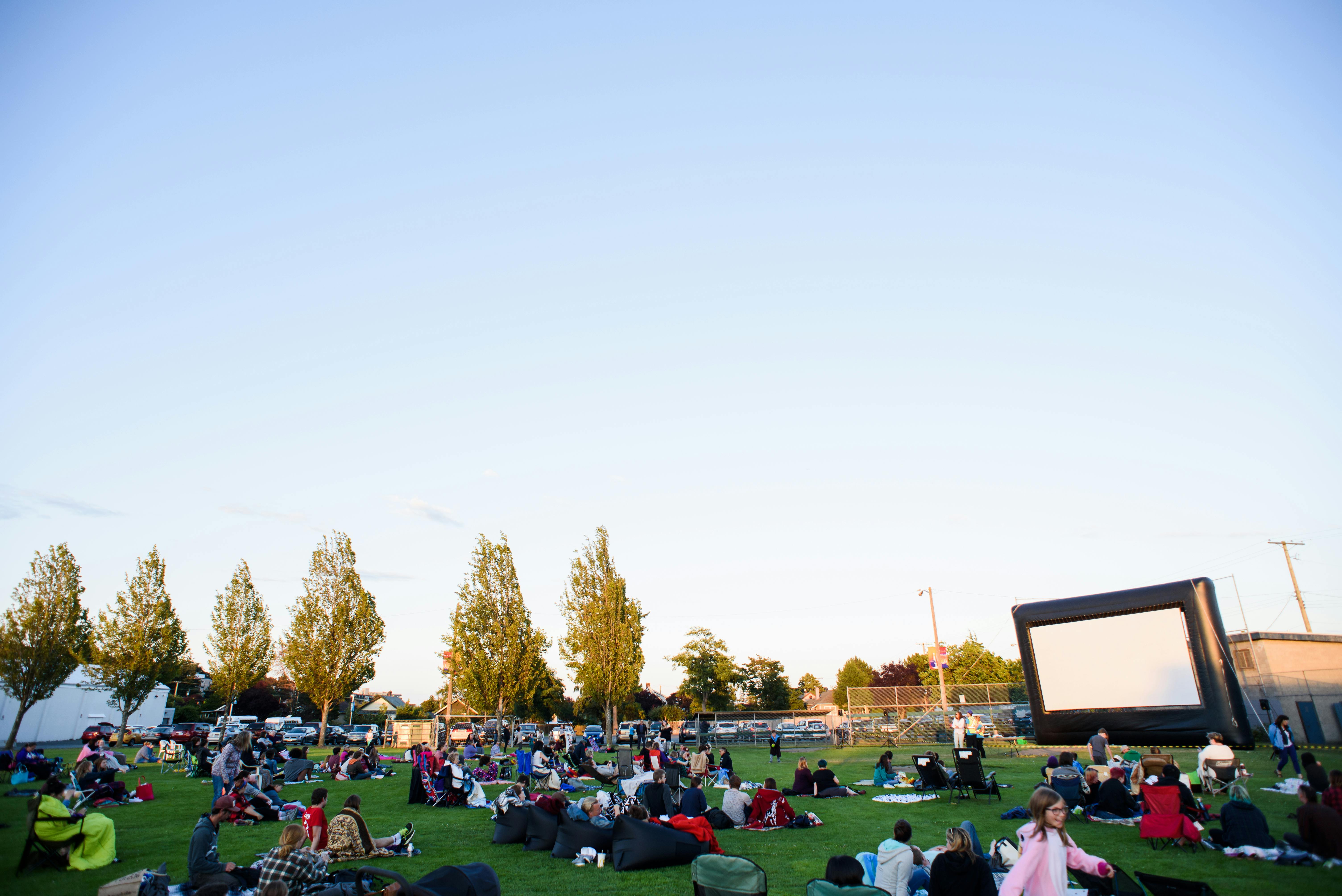 outdoor movie 2.jpg