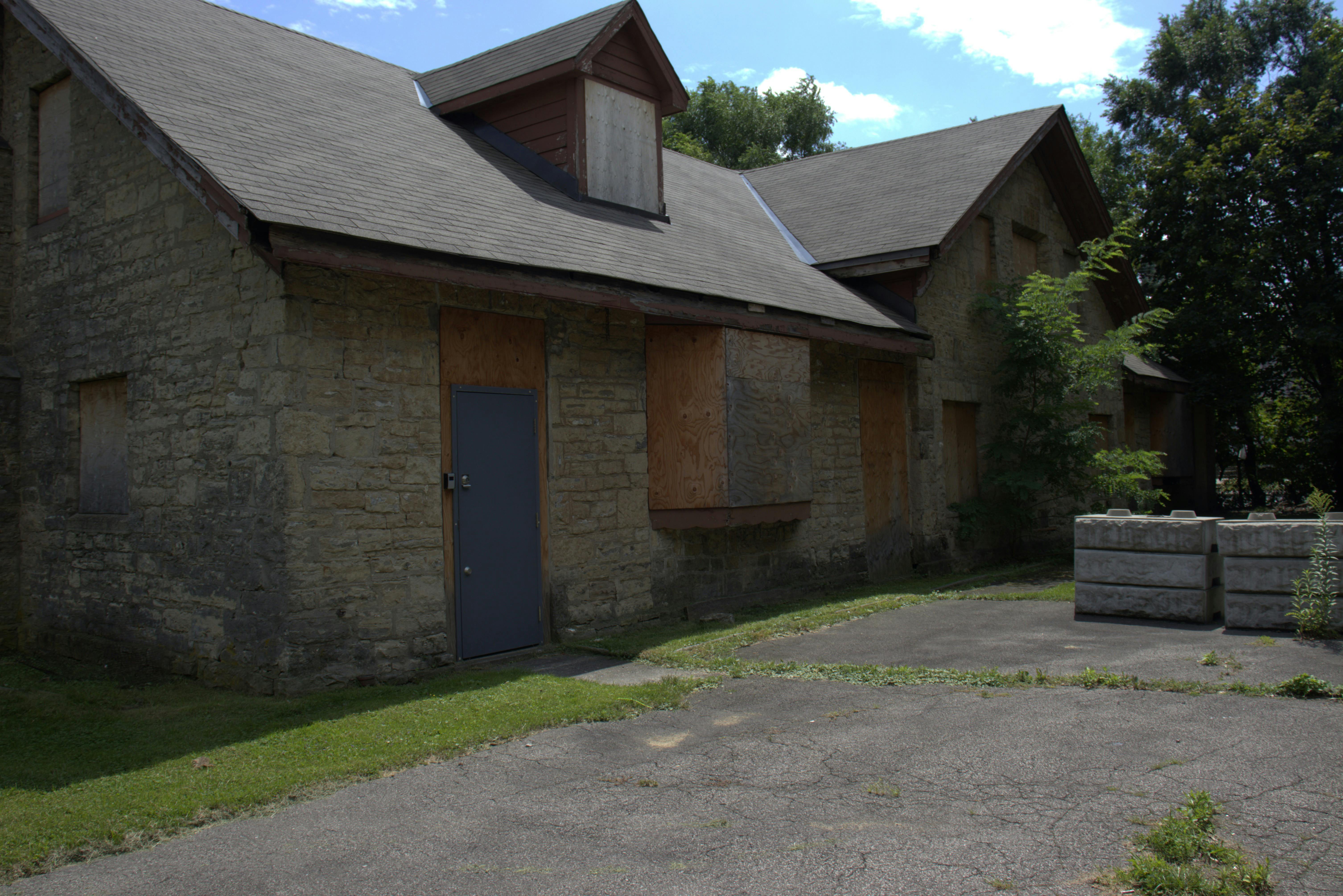 Coachouse Exterior _View 1.jpg