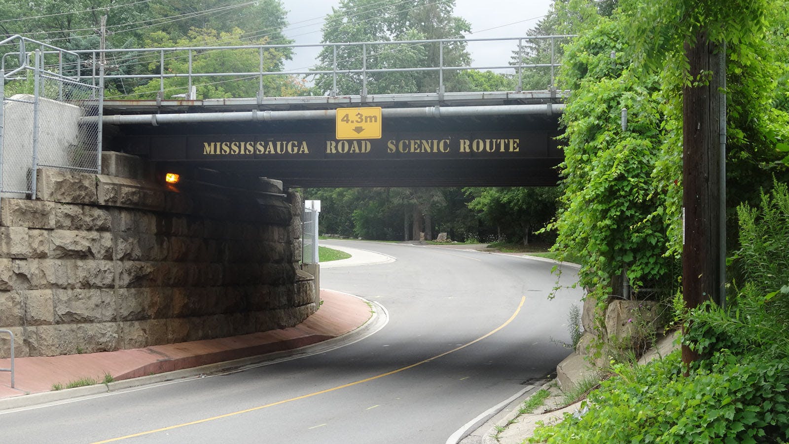 Rail bridge crossing Mississauga Road