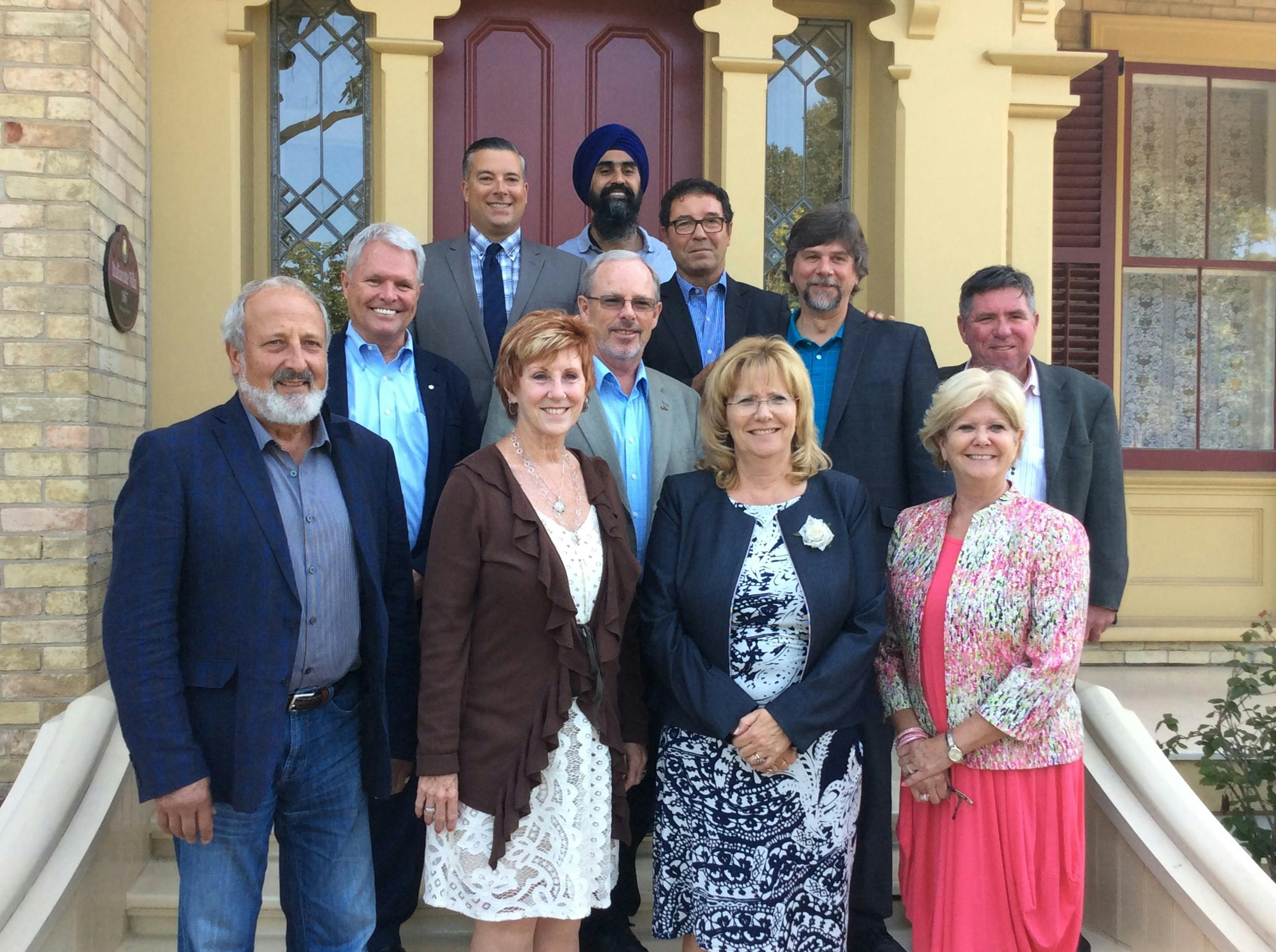 Larry Beasley with Councillors