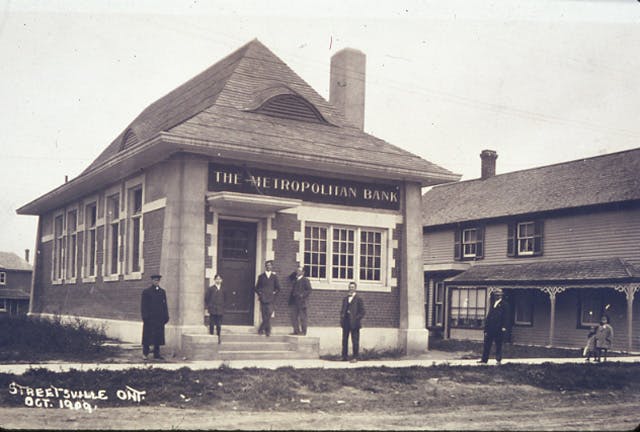 Originally built for the Metropolitan Bank, and still standing at 242 Queen Street, this building is now used for commercial purposes, circa 1909
