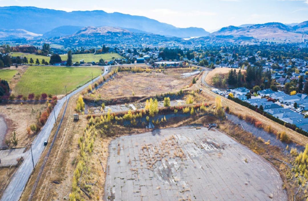 View South The Official Community Plan calls for a small lot neighbourhood to be built on the lands at 901 39th Avenue. Let us know what you think of the development concept.